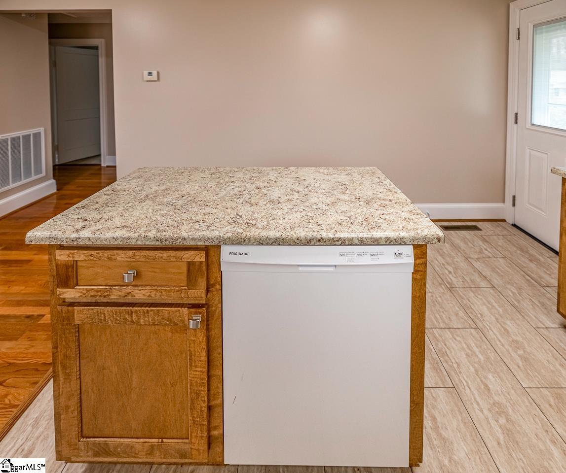906 East Georgia Road Simpsonville, SC 29681 - Photo 16 of 29 Gallery Image 16