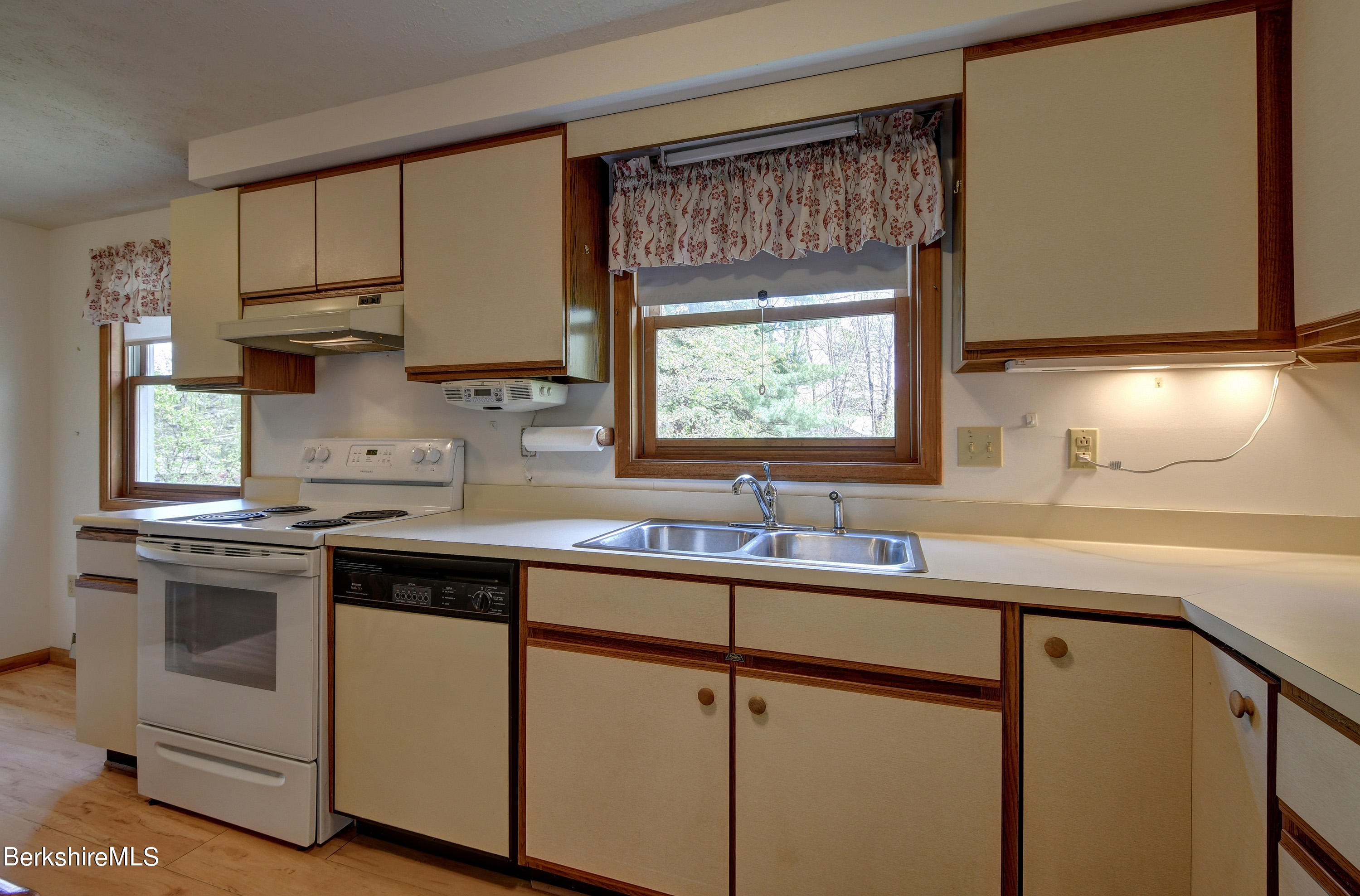 390 Spring Street Lee, MA 01238 - Photo 8 of 33 390 Spring 12-Kitchen