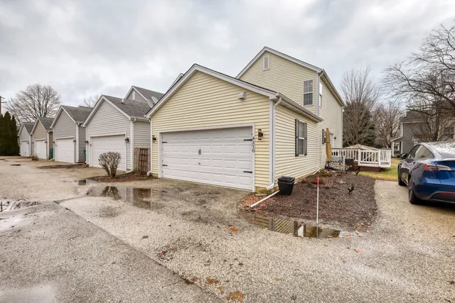 $289,900 | 4110 Rivertowne Drive, Plainfield, IL 60586