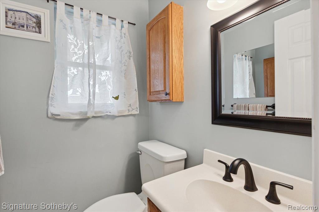 203 Montmorency Road Rochester Hills, MI 48307 - Photo 12 of 28