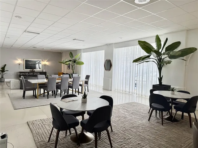 $4,300 | 3140 South Ocean Drive, Unit 512, Hallandale Beach, FL 33009