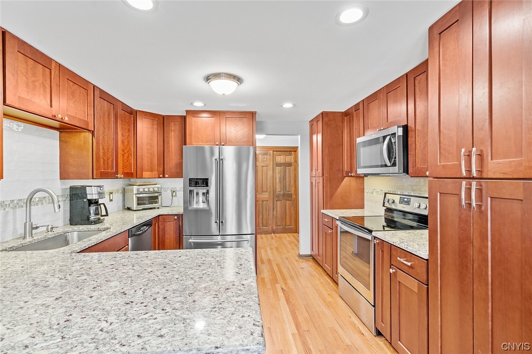 7653 Doubletree Circle Clay, NY 13212 - Photo 12 of 38