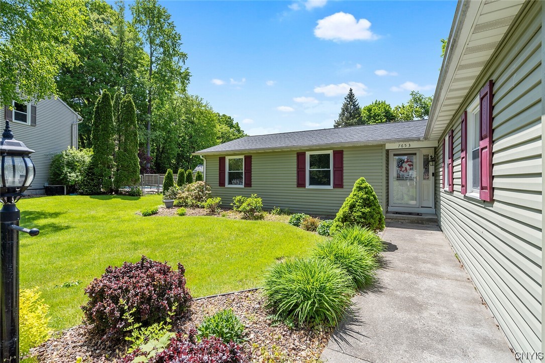 7653 Doubletree Circle Clay, NY 13212 - Photo 3 of 38