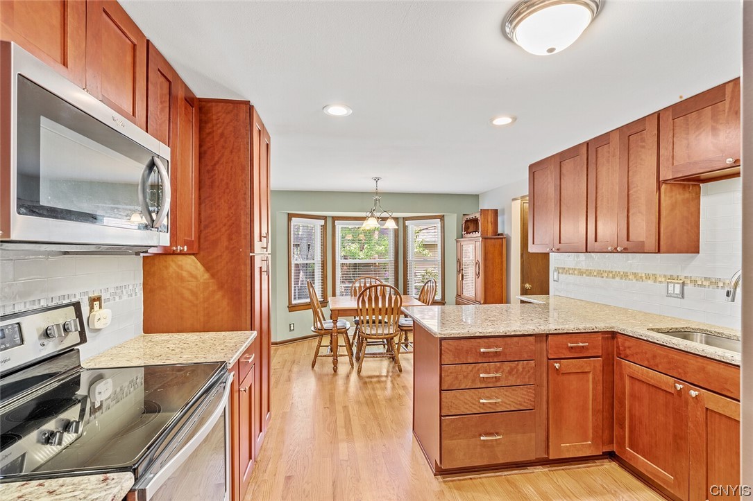 7653 Doubletree Circle Clay, NY 13212 - Photo 7 of 38