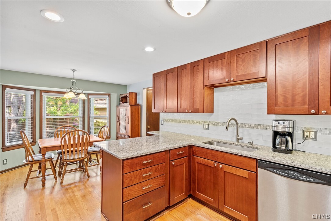 7653 Doubletree Circle Clay, NY 13212 - Photo 8 of 38