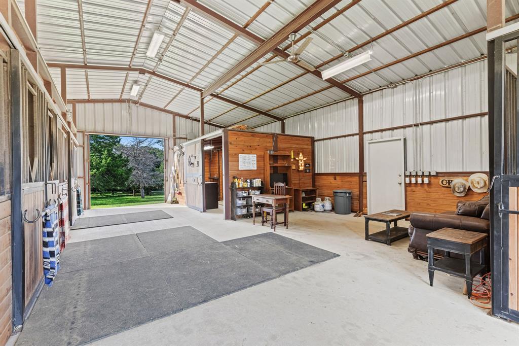 2403 County Road 2224 Decatur, TX 76234 - Photo 4 of 40