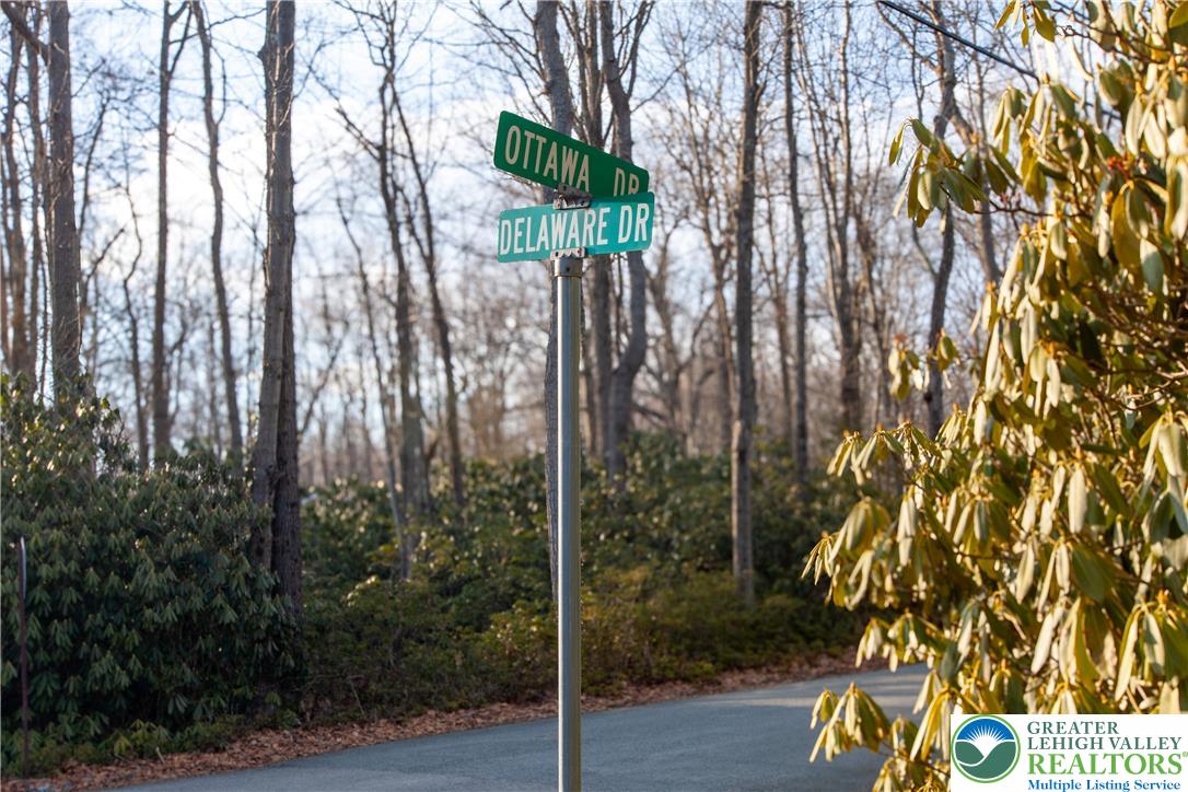 Delware Drive, Unit C281 Jim Thorpe, PA 18229 - Photo 7 of 11 a view of outdoor space and yard