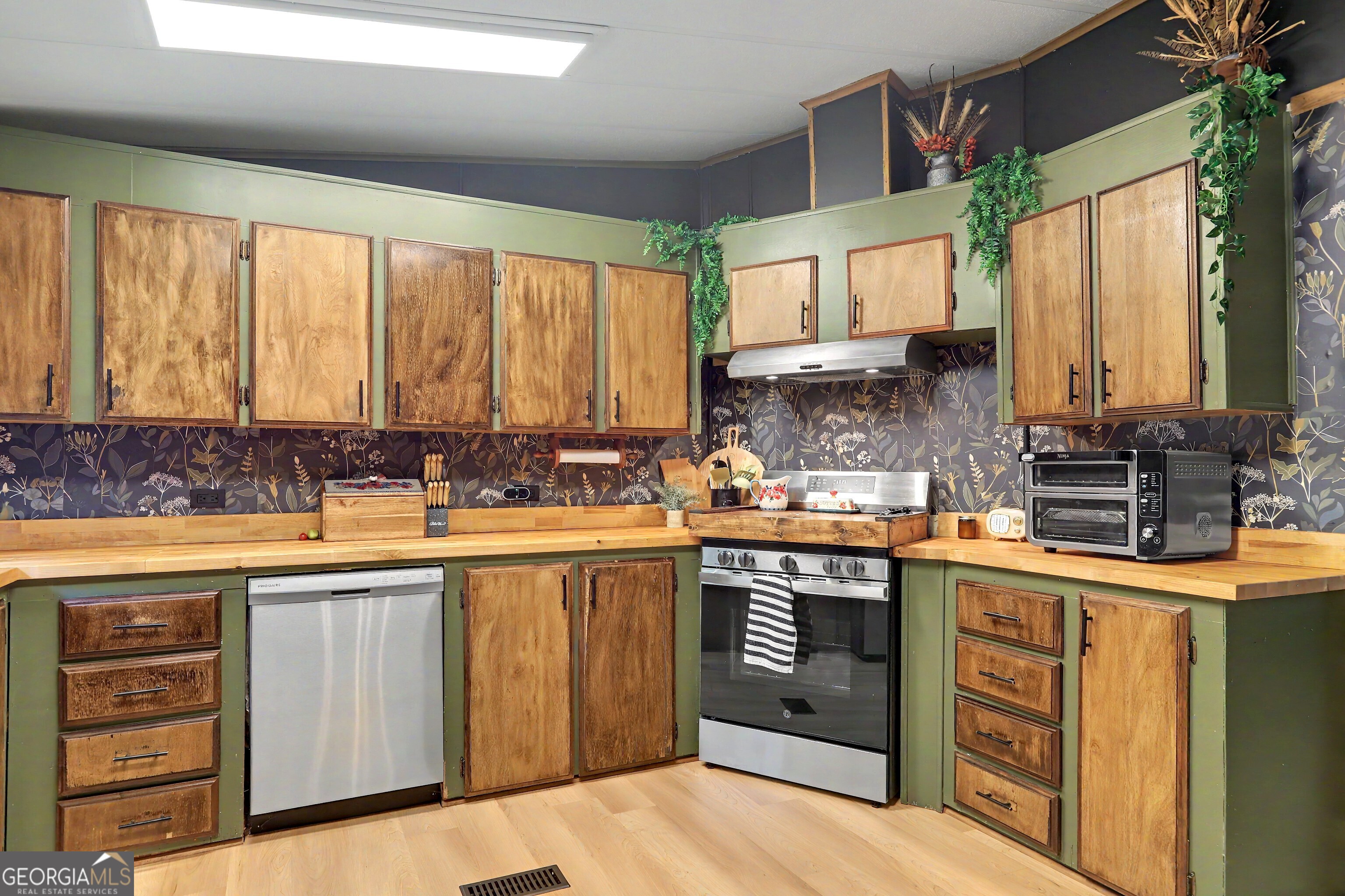 223 Russell Road Milner, GA 30257 - Photo 19 of 53