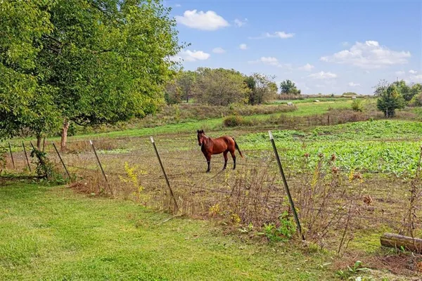 $249,000 | 14805 Southeast McBee Chappel Drive, Braymer, MO 64624