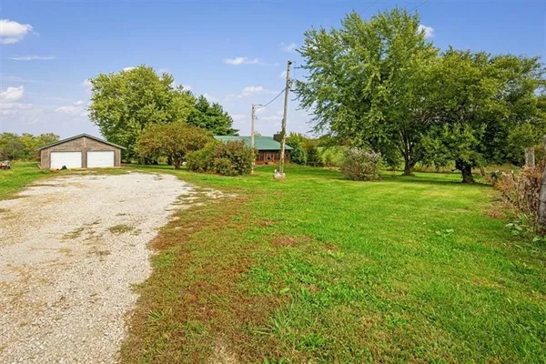$249,000 | 14805 Southeast McBee Chappel Drive, Braymer, MO 64624