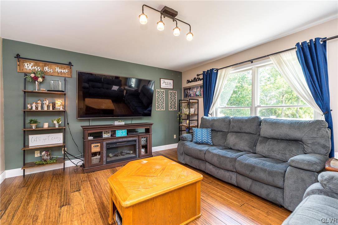 2626 Scout House Road Slatington, PA 18080 - Photo 4 of 39