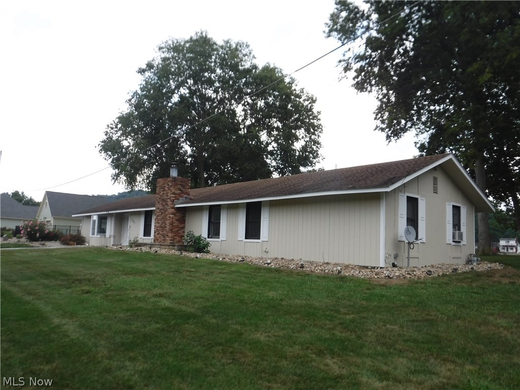 3260 Riverside Airport Road Zanesville, OH 43701 - Photo 2 of 10
