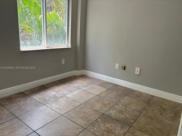$2,100 | 948 Southwest 3rd Street, Unit 205, Miami, FL 33130
