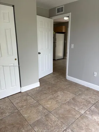 $2,100 | 948 Southwest 3rd Street, Unit 205, Miami, FL 33130