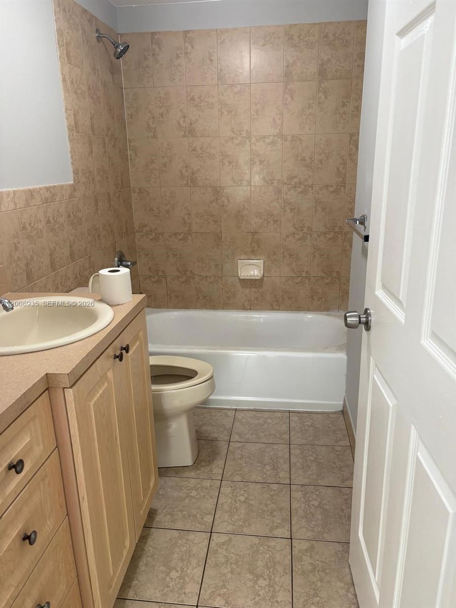 948 Southwest 3rd Street, Unit 205 Miami, FL 33130 - Photo 8 of 17