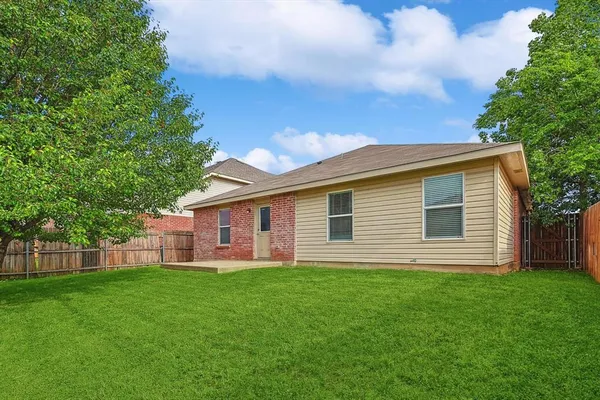 $1,900 | 1724 Trego Drive, Fort Worth, TX 76247