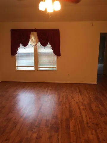 $1,950 | 2920 Emerald Brook Lane, Pearland, TX 77584