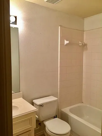 $1,950 | 2920 Emerald Brook Lane, Pearland, TX 77584