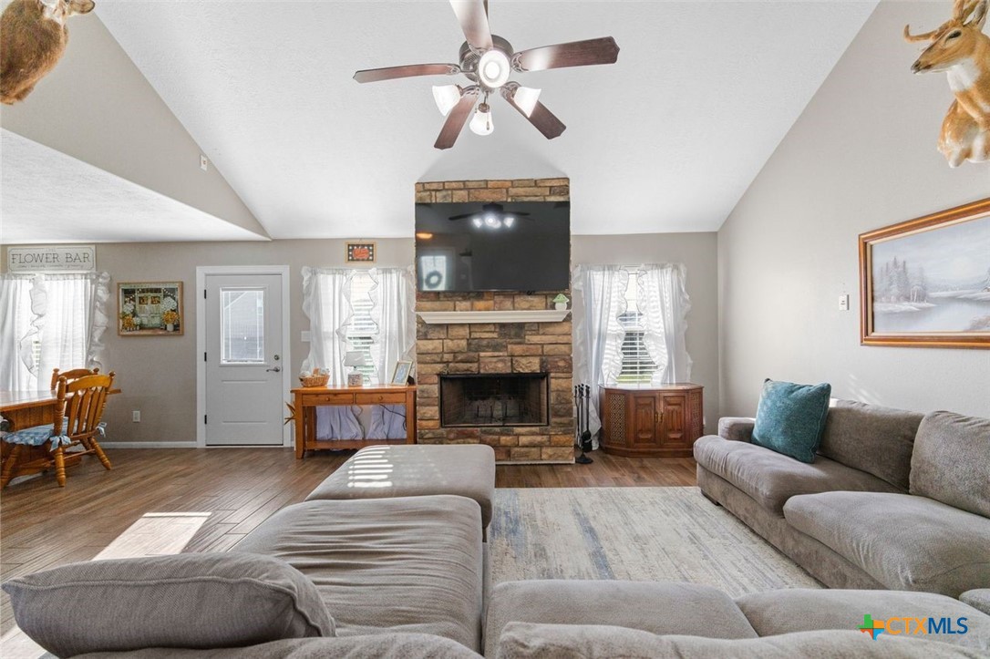 809 Buttercup Drive Edna, TX 77957 - Photo 6 of 33 Gallery Image 6