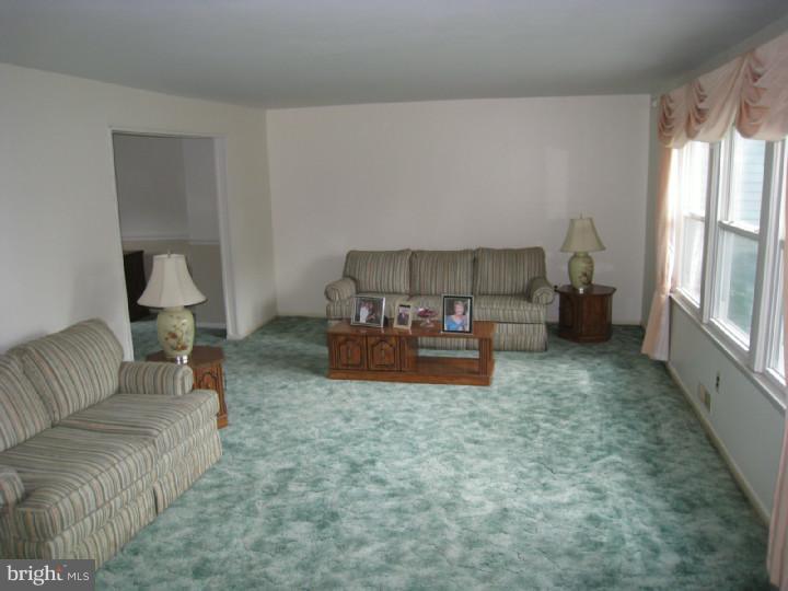 26 Candlestick Road Clementon, NJ 08021 - Photo 3 of 18 Gallery Image 3