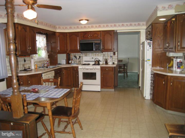 26 Candlestick Road Clementon, NJ 08021 - Photo 6 of 18 Gallery Image 6