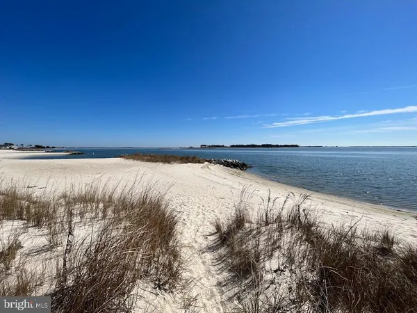 $270,000 | 37097 Sandpiper Road, Unit 9, Long Neck, DE 19966