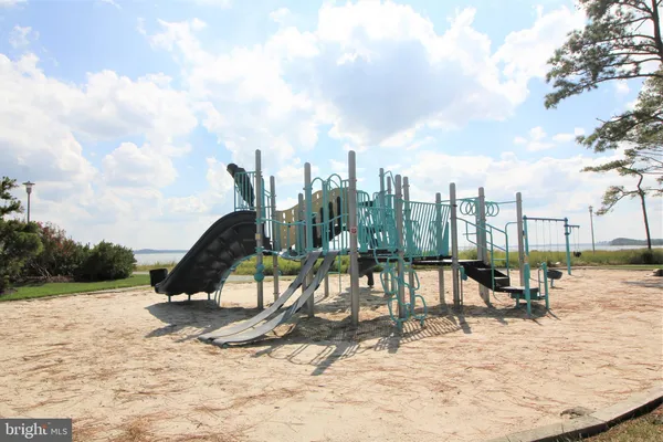 $270,000 | 37097 Sandpiper Road, Unit 9, Long Neck, DE 19966