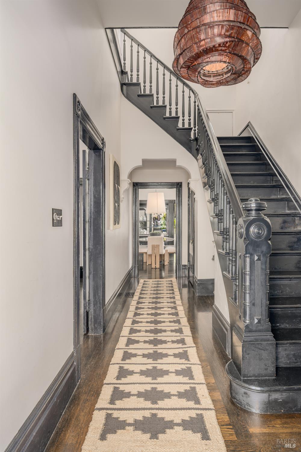 720 Seminary Street Napa, CA 94559 - Photo 6 of 37
