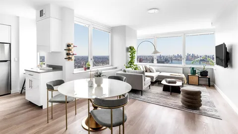 $6,124 | 52-03 Center Boulevard, Unit 2205 | Long Island City