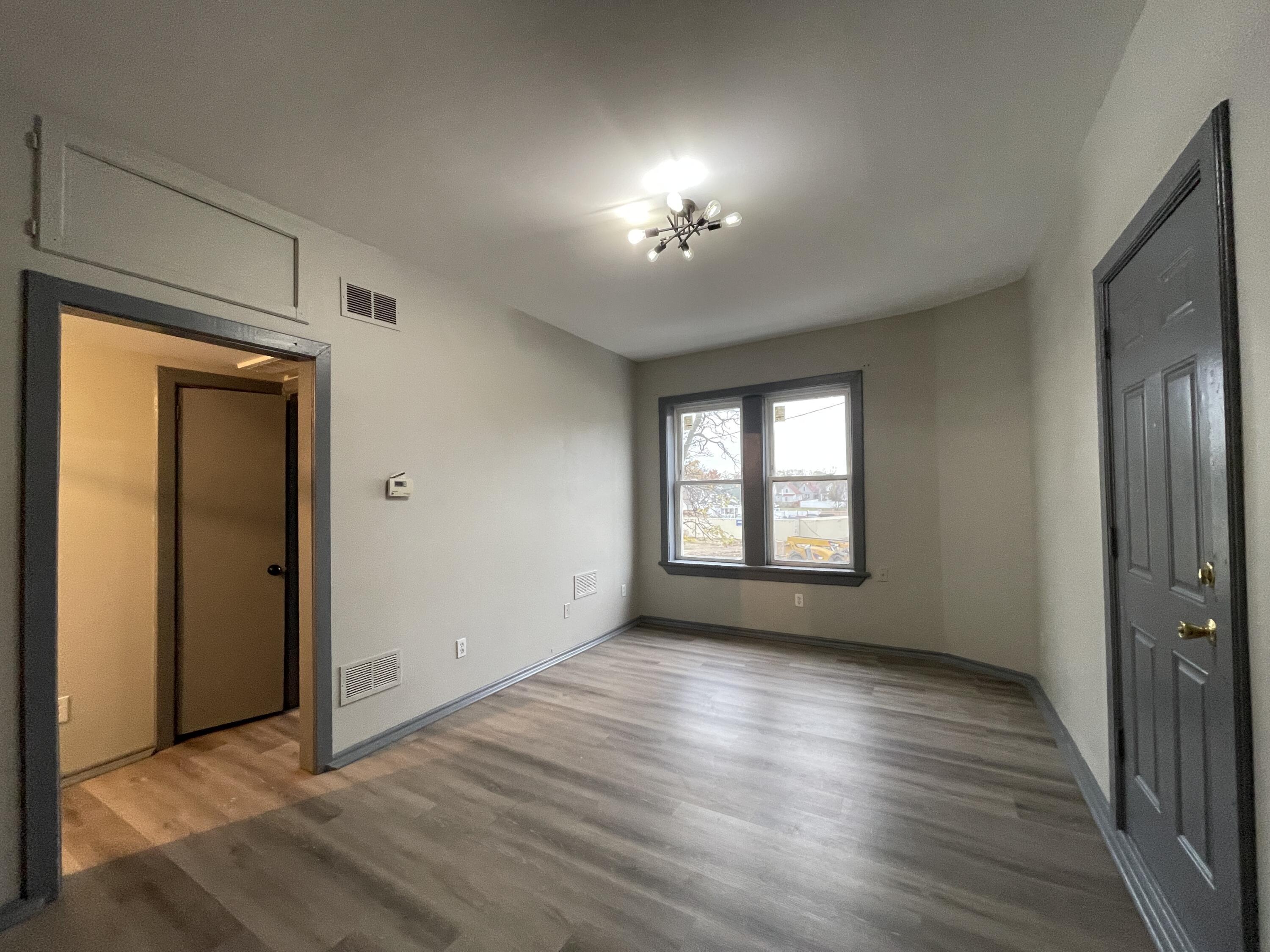 4031 Wesson Street, Unit 305 Detroit, MI 48210 - Photo 3 of 9 IMG_1201