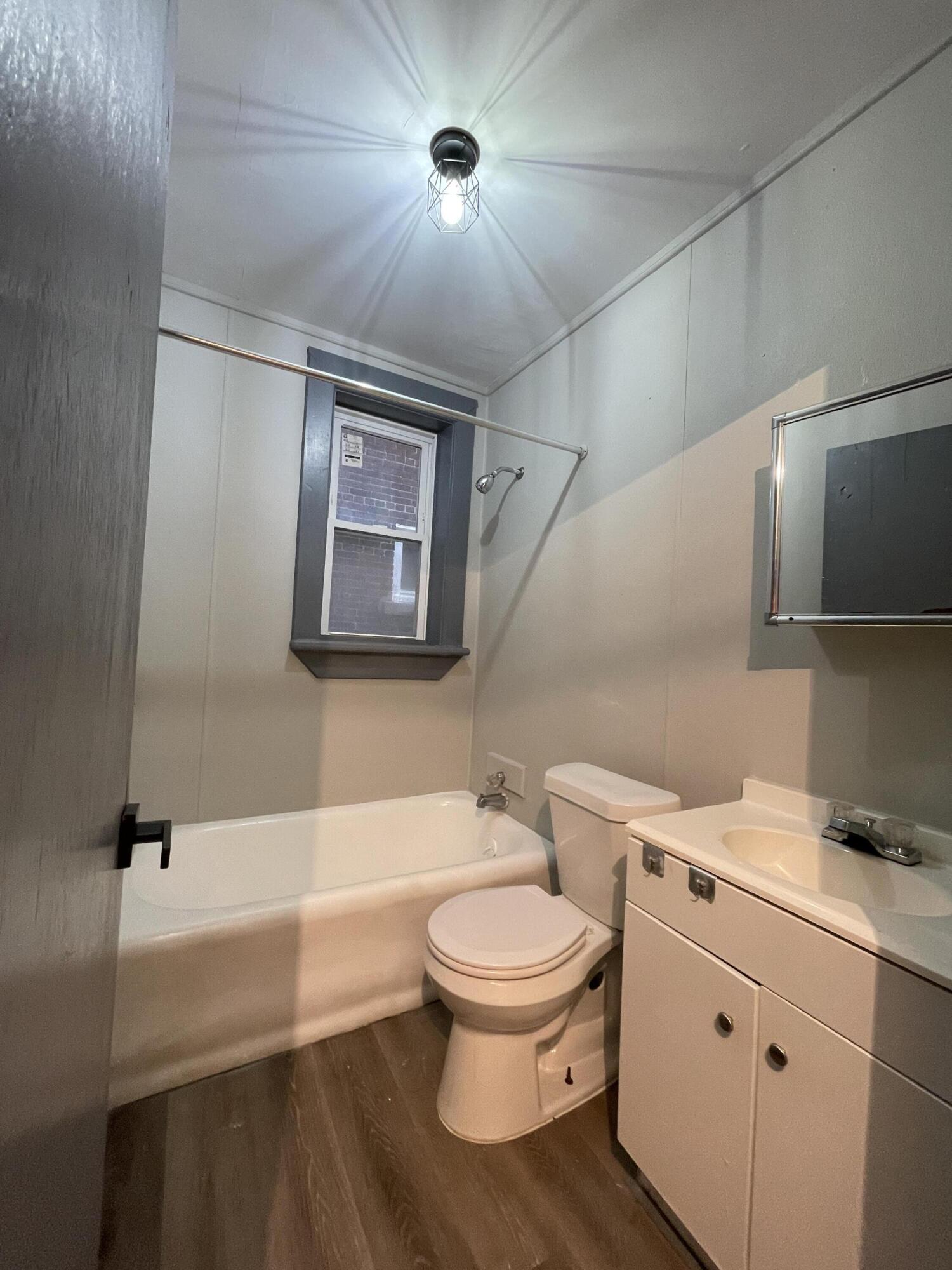 4031 Wesson Street, Unit 305 Detroit, MI 48210 - Photo 6 of 9 IMG_1208