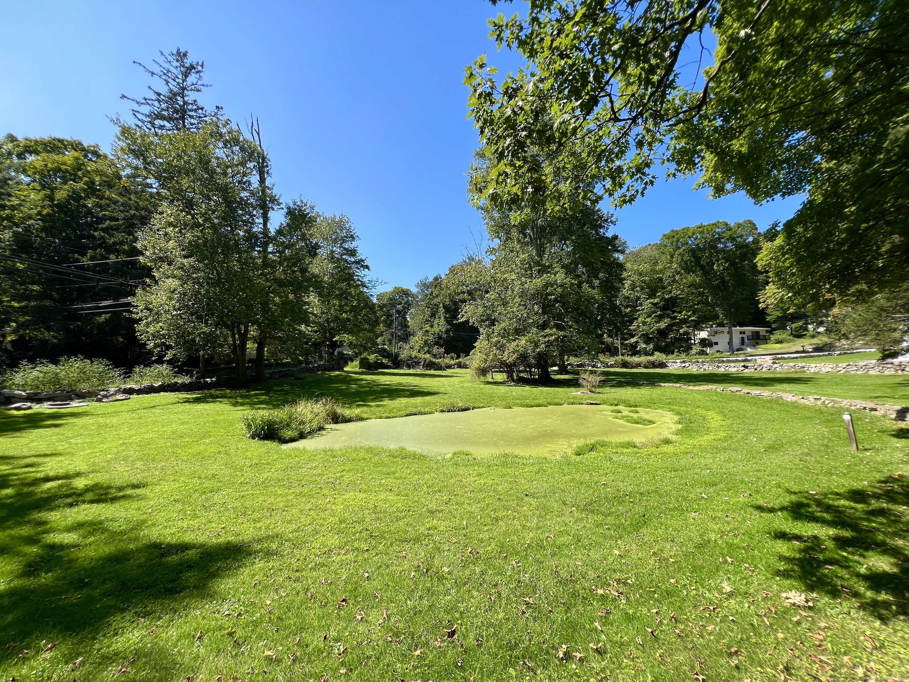 301 Haviland Road Stamford, CT 06903 - Photo 32 of 34 a view of a volley ball court