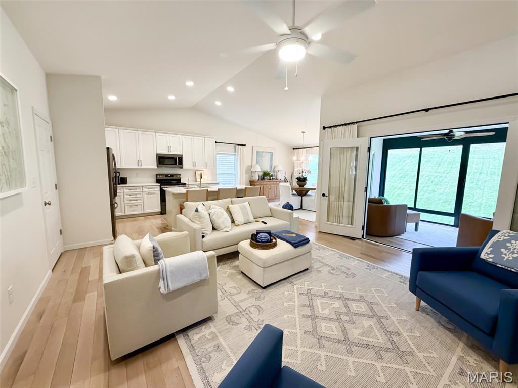 1647 Ridgefield Bluff Eureka, MO 63025 - Photo 2 of 7