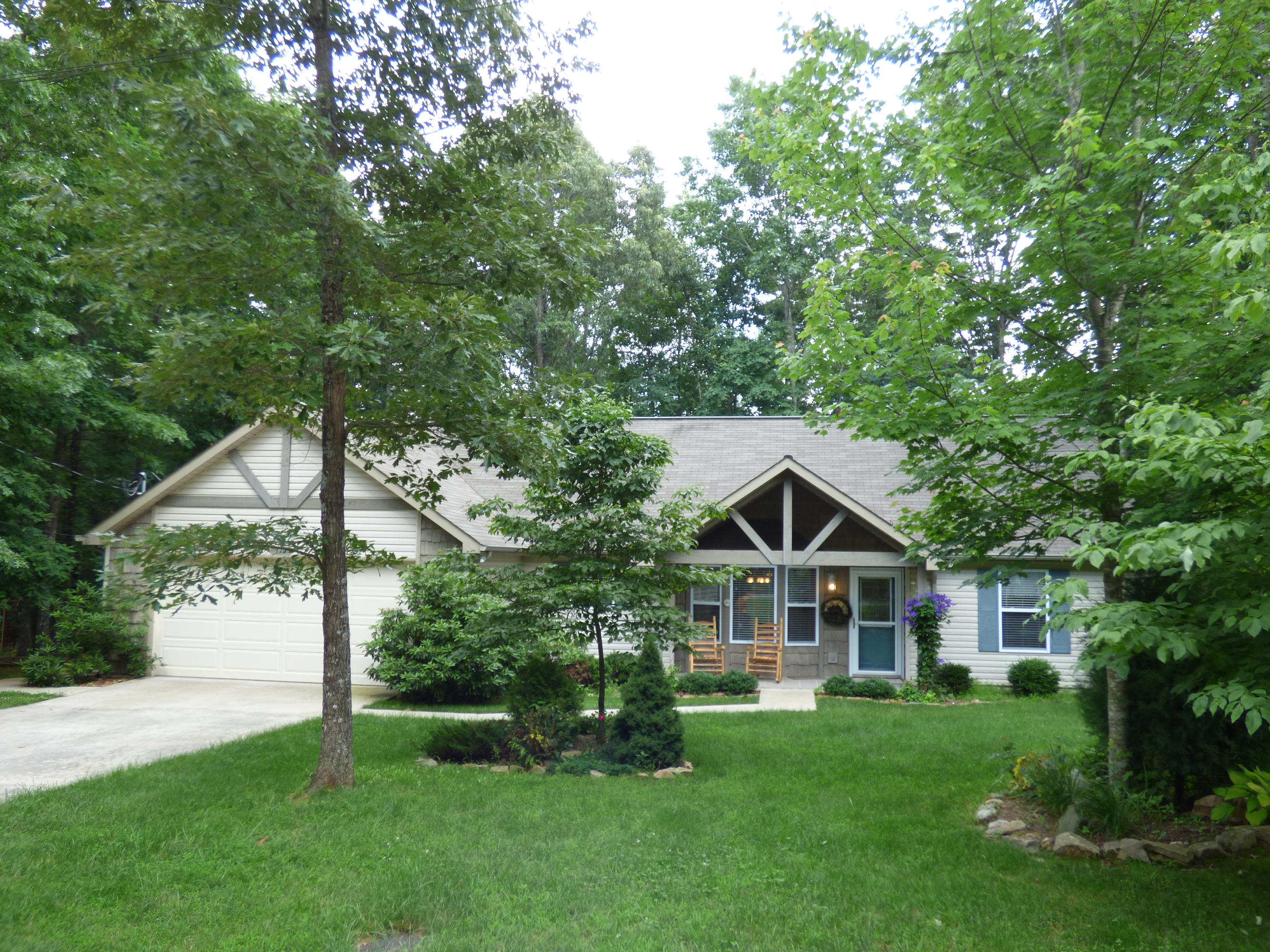 113 Devon Road Crossville, TN 38558 - Photo 1 of 33 P1000716