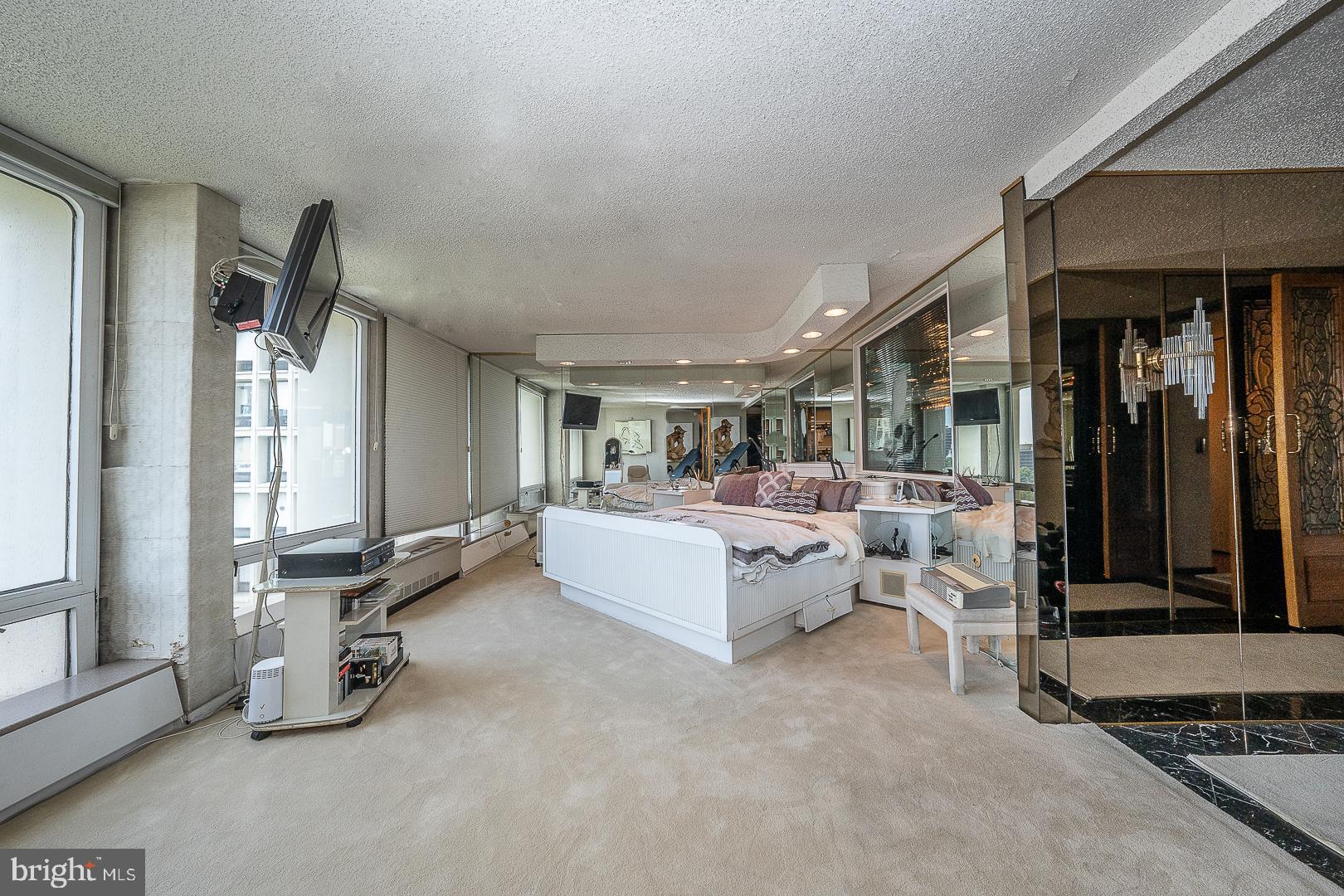 210 Locust Street, Unit 14AHW Philadelphia, PA 19106 - Photo 44 of 65