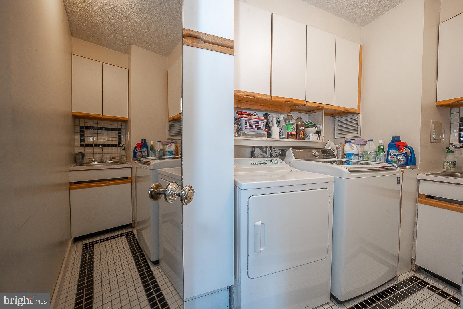 210 Locust Street, Unit 14AHW Philadelphia, PA 19106 - Photo 51 of 65