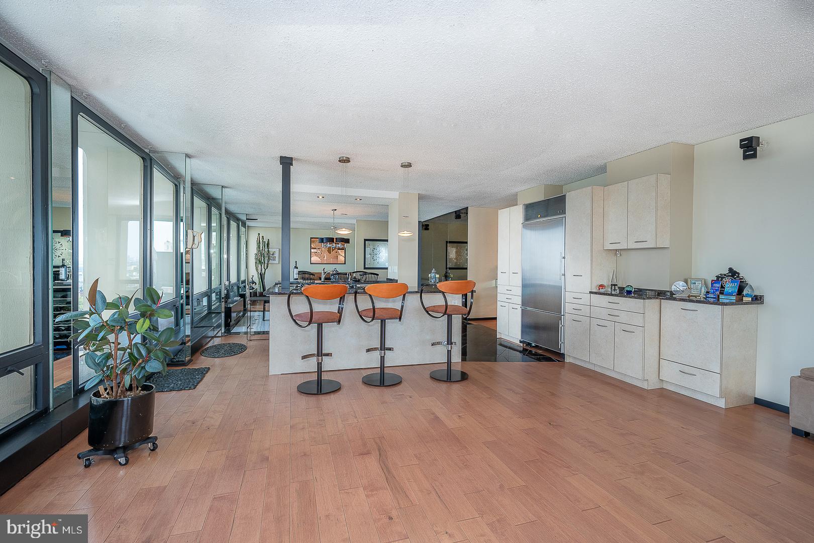 210 Locust Street, Unit 14AHW Philadelphia, PA 19106 - Photo 10 of 65