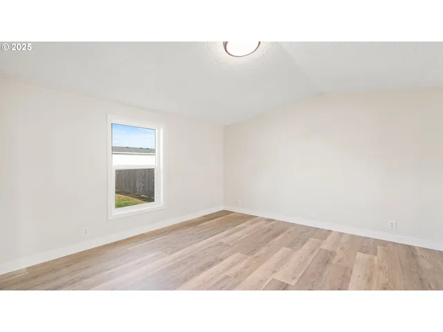 a black and white photo of a room