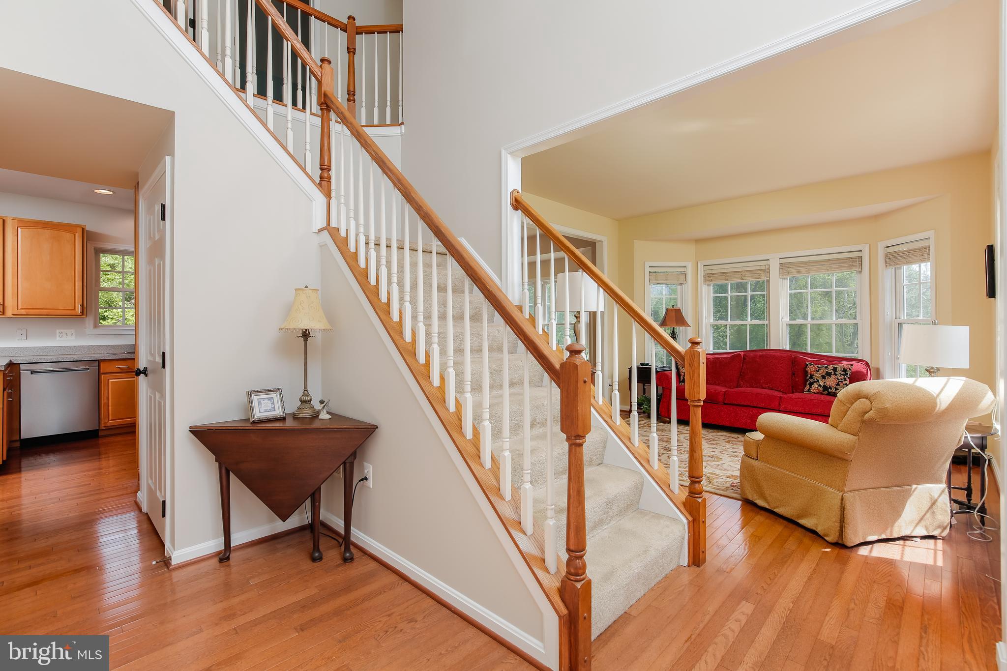 8436 Dogwood Road Baltimore, MD 21244 - Photo 3 of 38 Tall Ceiling Foyer