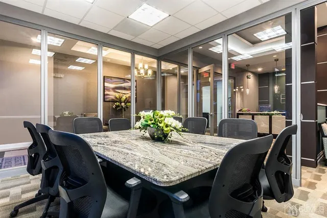 $2,797 | 125 West Main Street, Unit 428, Somerville, NJ 08876