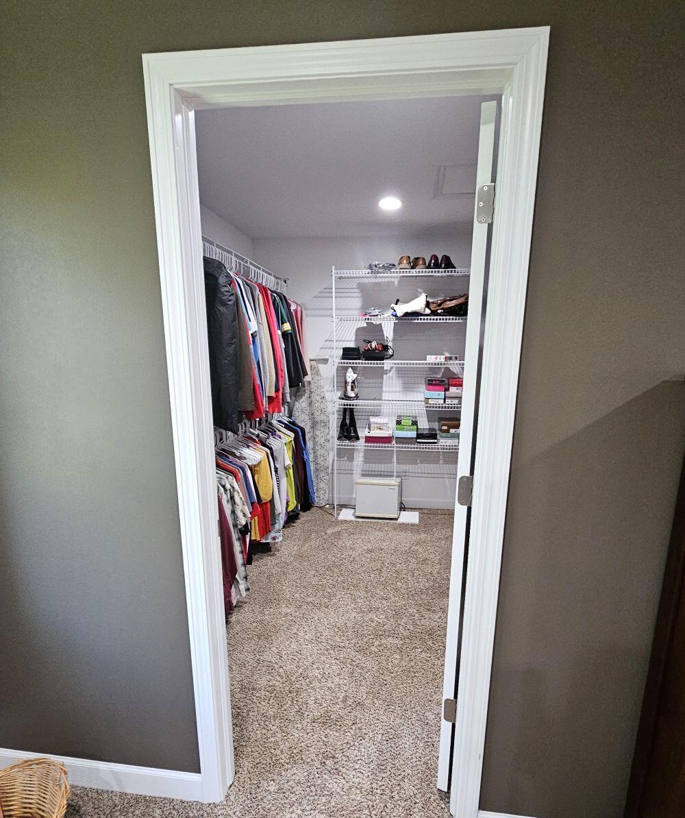 W5090 Navan Road Watertown, WI 53094 - Photo 42 of 52 Lg primary Walk-in Closet