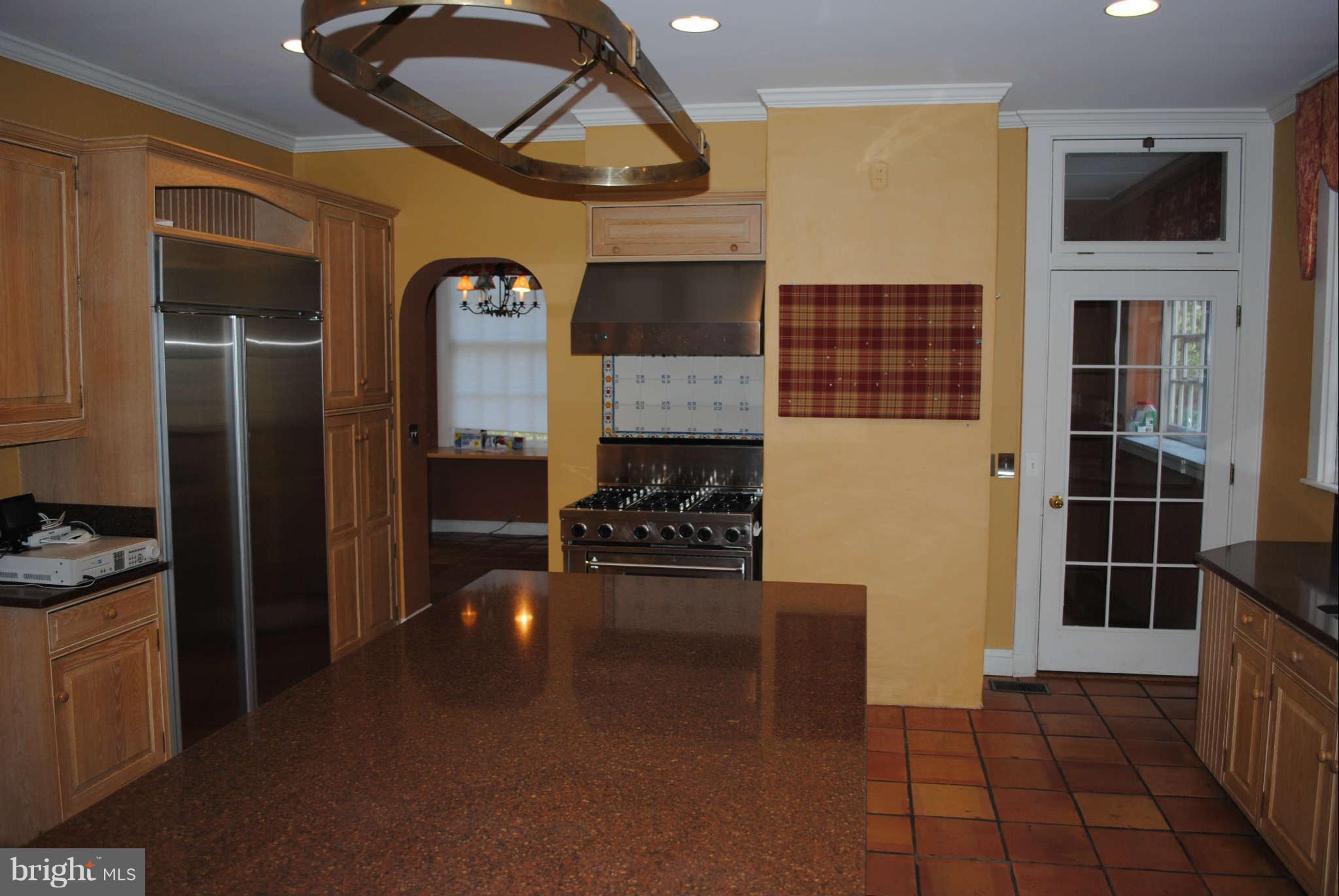 12 East Bishops Road Baltimore, MD 21218 - Photo 6 of 6 Kitchen