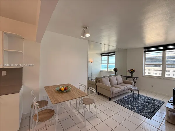 $2,500 | 100 Lincoln Road, Unit 1025, Miami Beach, FL 33139