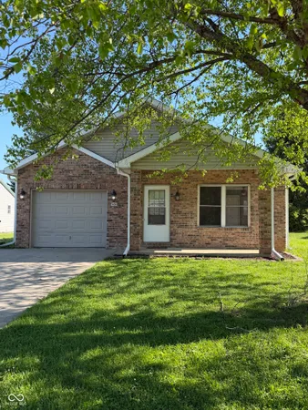 $1,700 | 928 Golden Court, Greencastle, IN 46135