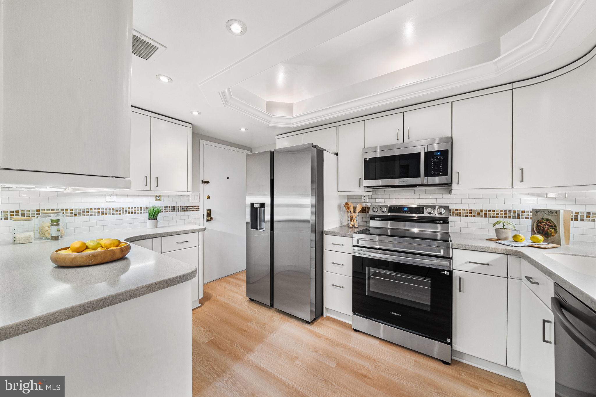 1101 South Arlington Ridge Road, Unit 212 Arlington, VA 22202 - Photo 24 of 93 Samsung stainless steel electric range (2026)