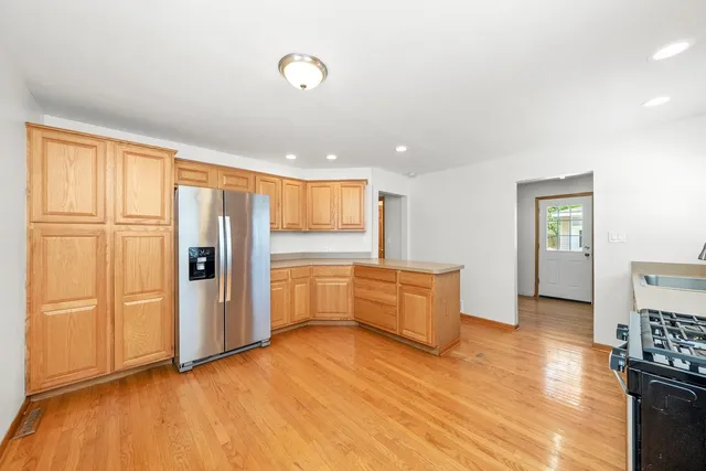 $300,000 | 9417 South 78th Avenue, Hickory Hills, IL 60457