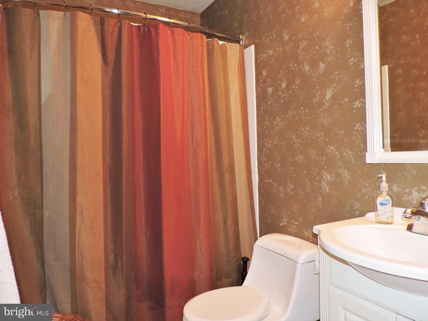 8 Glascow Road Westampton, NJ 08060 - Photo 12 of 18 Bathroom
