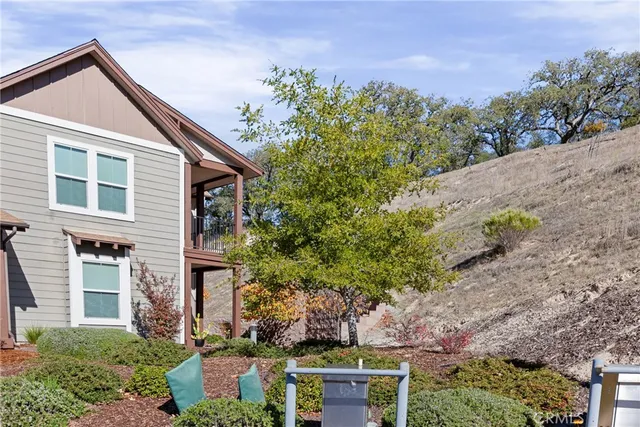 a view of a entryway of the house