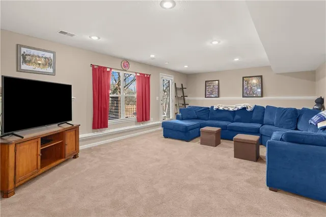 $475,000 | 1404 Northeast Whitestone Drive, Lee's Summit, MO 64086