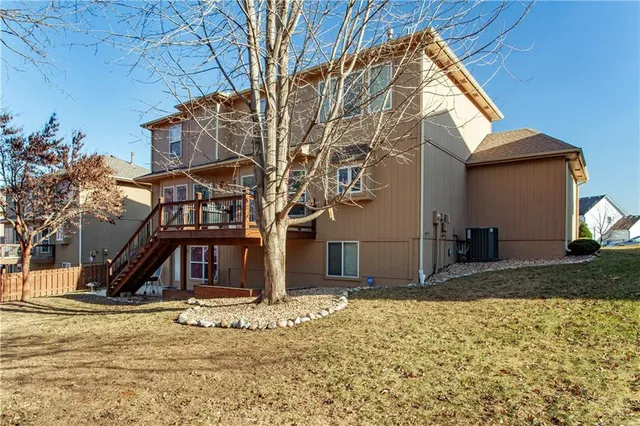 $475,000 | 1404 Northeast Whitestone Drive, Lee's Summit, MO 64086